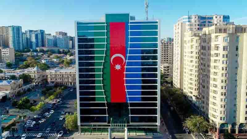 Nazirliyin binası Azərbaycan Bayrağı ilə bəzəndi
