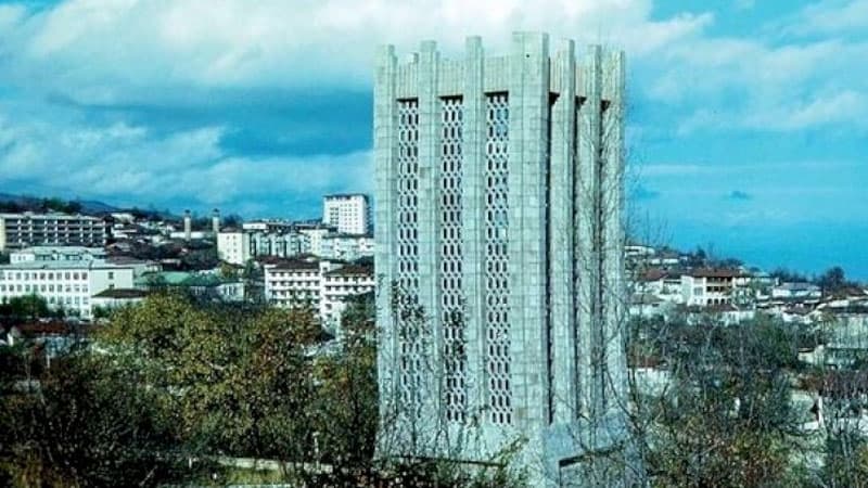 Vaqif məqbərəsi Şuşanın işğalından əvvəl və indi (FOTO)