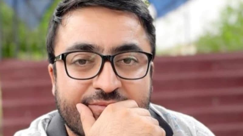 Azərbaycanda gənc yazıçı yol qəzasında öldü