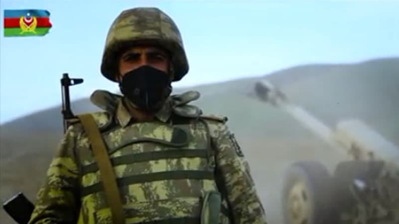 "Biz sizi düşməndən qoruyaq, siz də maska taxmaqla hər birimizi!” (VİDEO)