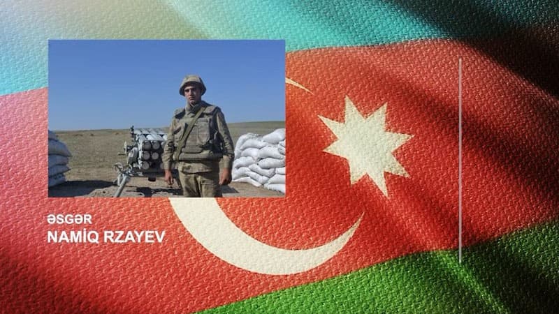 Yaralanmasına baxmayaraq silahdaşlarını döyüş meydanında tək buraxmadı (VİDEO)