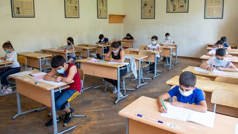 Qiymət və davamiyyətə görə şagirdlər sinifdə saxlanılacaq?