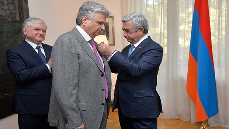 Vejnəlidəki qızıl yataqlarımızı o talan edirdi