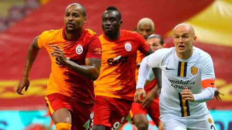 "Qalatasaray" qələbə qazanaraq, 3-cü pilləyə yüksəlib