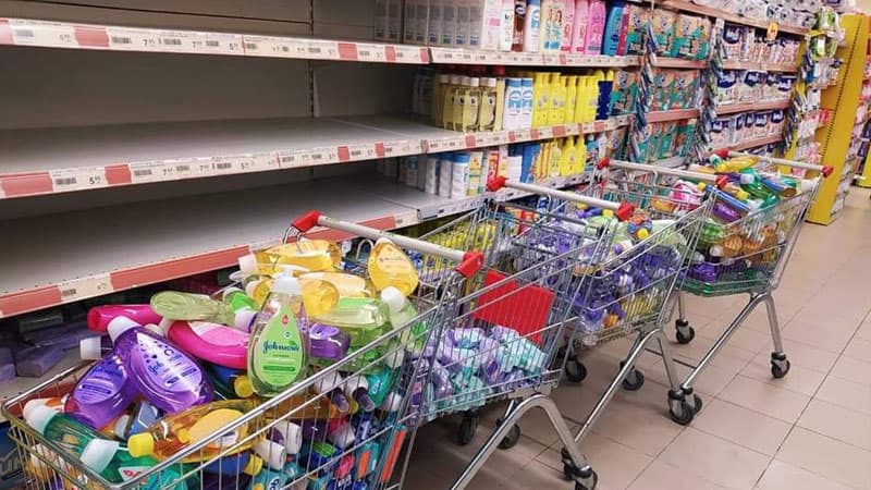 "Araz" supermarketlər şəbəkəsi  “Johnsons” şirkətini boykot etdi (FOTO)