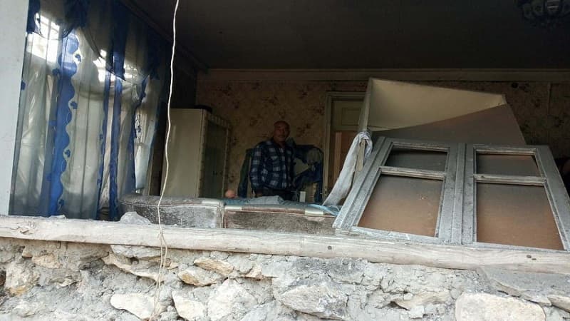 Düşmənin atdığı mərmi Ağdamda evə düşdü (FOTO)