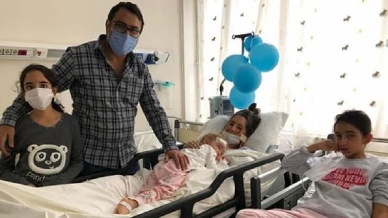 65 saat sonra dağıntılar altından çıxarılan Əlif anası ilə görüşü (VİDEO)