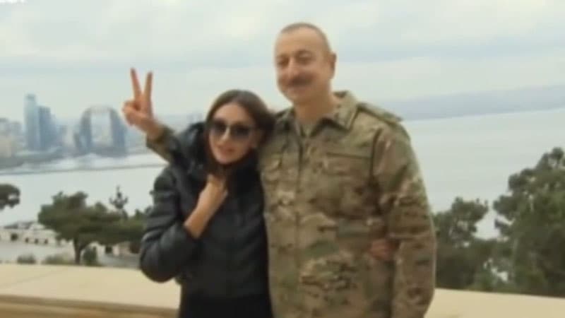 İlham Əliyevdən qələbə işarəsi! (VİDEO)