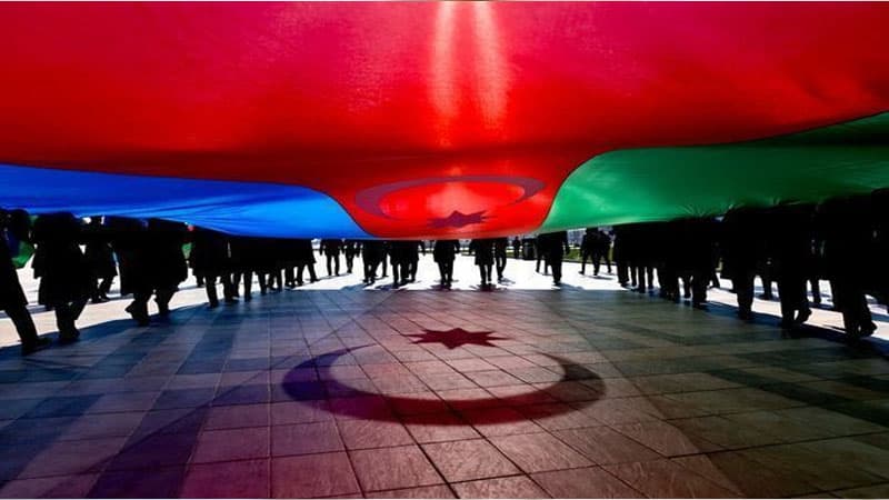 Şuşanın azadlığından sonra himnimizi qələbə ovqatında oxudular (VİDEO)