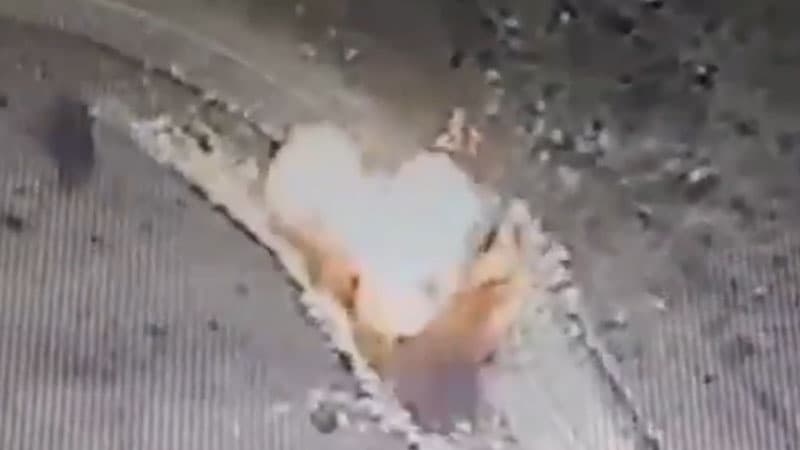 Bir “Harop” tankı məhv etdi, ikinci “Harop”un kamerasına düşdü (VİDEO)
