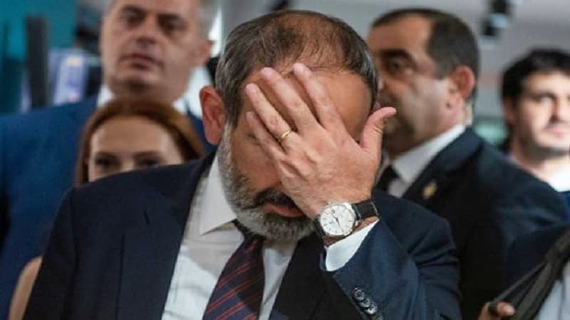 Nikol Paşinyan Ermənistandan qaçdı
