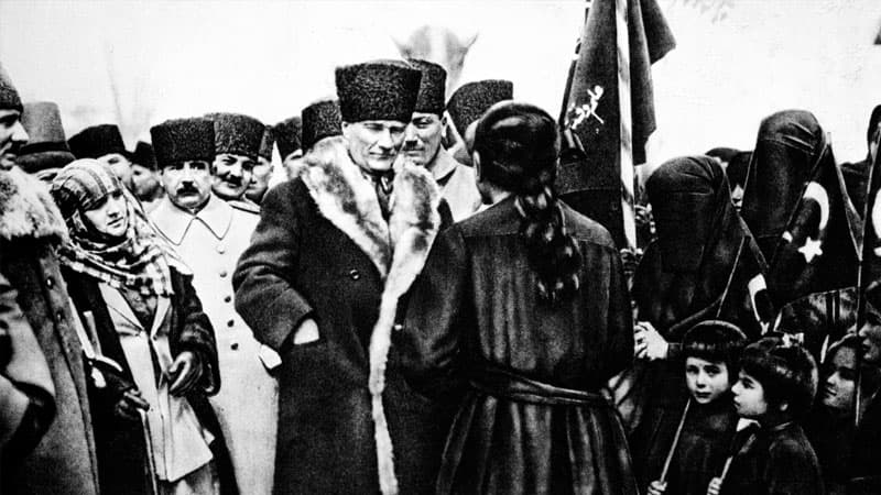 Ulu öndər Atatürkün əbədiyyətə qovuşmasının 82-ci ildönümü (FOTOLAR)