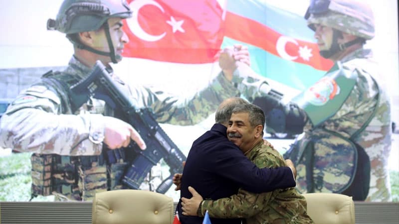 Hulusi Akar sevincini Zakir Həsənovla belə bölüşdü (FOTOLAR)