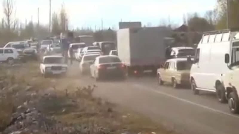 Erməni işğalçıları Kəlbəcəri tərk edir (VİDEO)