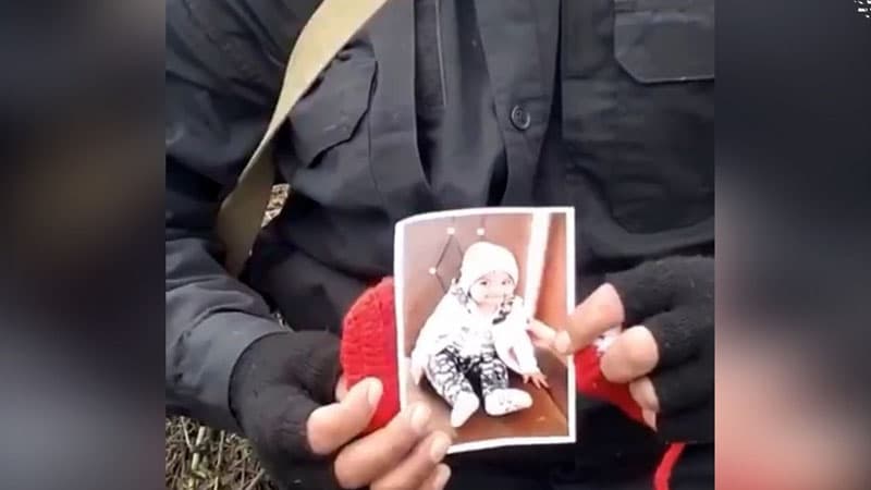 Altı aylıq övladının nişanələri ilə müharibəyə qatılan hərbçi (VİDEO)