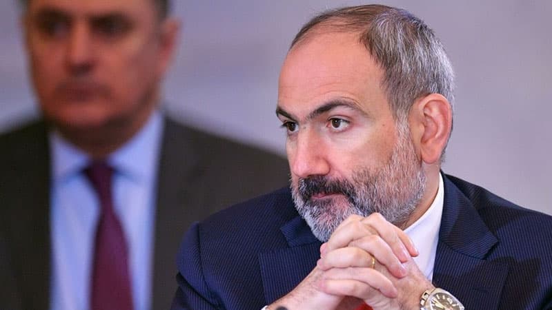 Paşinyan Qarabağa görə istefa verməkdən imtina etdi