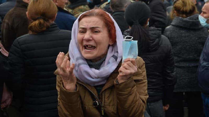 Ermənistanda itkin düşən əsgərlərin valideynləri ayağa qalxdı (FOTOLAR)