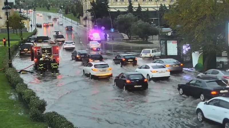 Bakı yollarında hərəkət çətinləşdi, avtobuslar gecikir (FOTO)