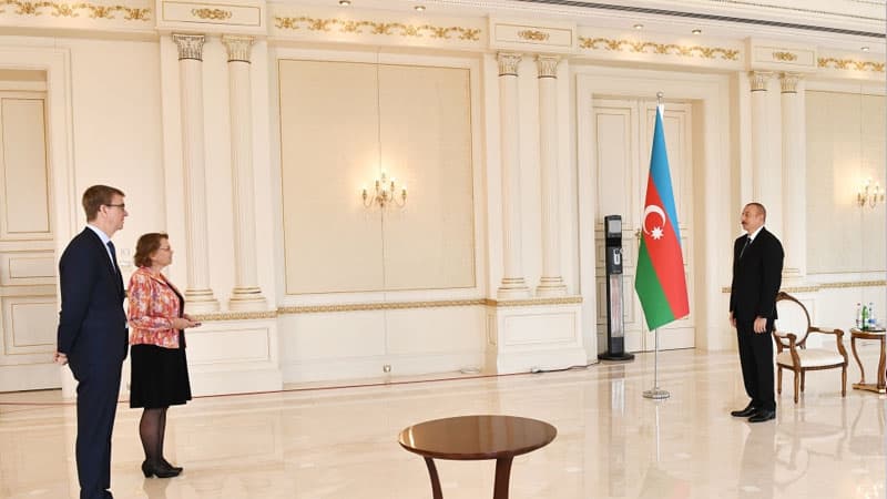 İlham Əliyev Niderlandın yeni təyin olunmuş səfirini qəbul etdi (FOTO)