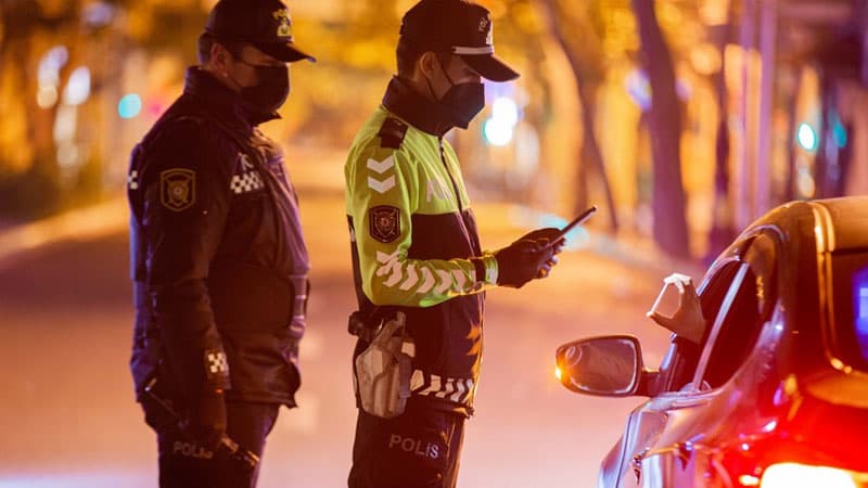Komendant postunda saxlanılan avtomobildə qumbara tapıldı