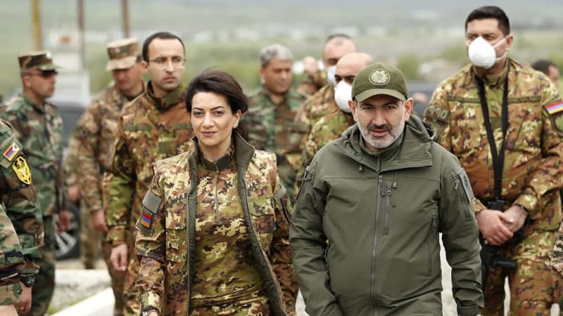 Paşinyan arvadı ilə mübahisə edən generaldan necə qisas aldı? (TƏFƏRRÜAT)
