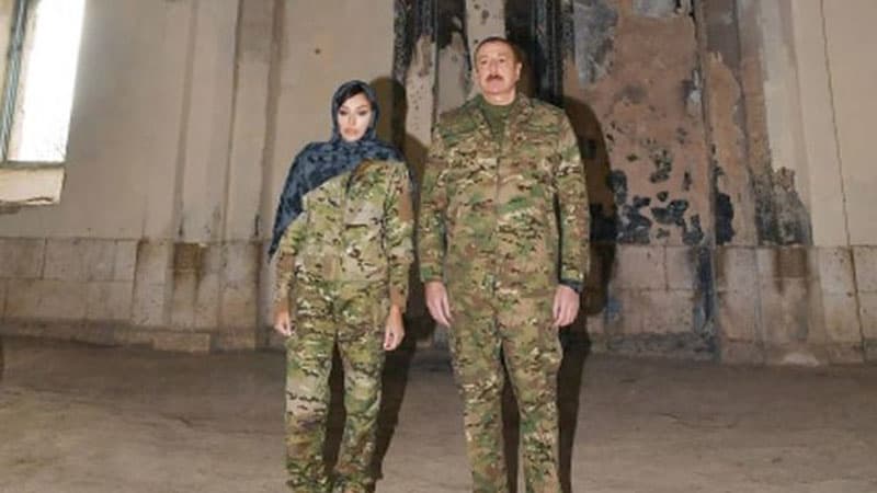 Prezident və xanımı Ağdam məscidində (FOTO/VİDEO)