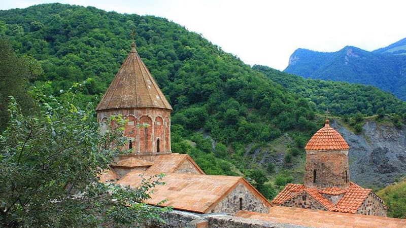 Xudavəng monastrının dini varisləri geri qayıtdı - Monastra vaiz təyin olundu