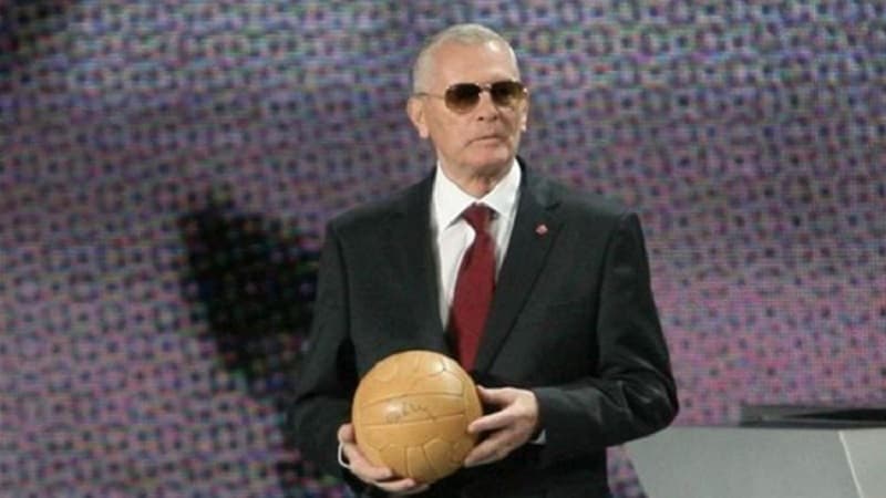 Məşhur futbolçu vəfat etdi
