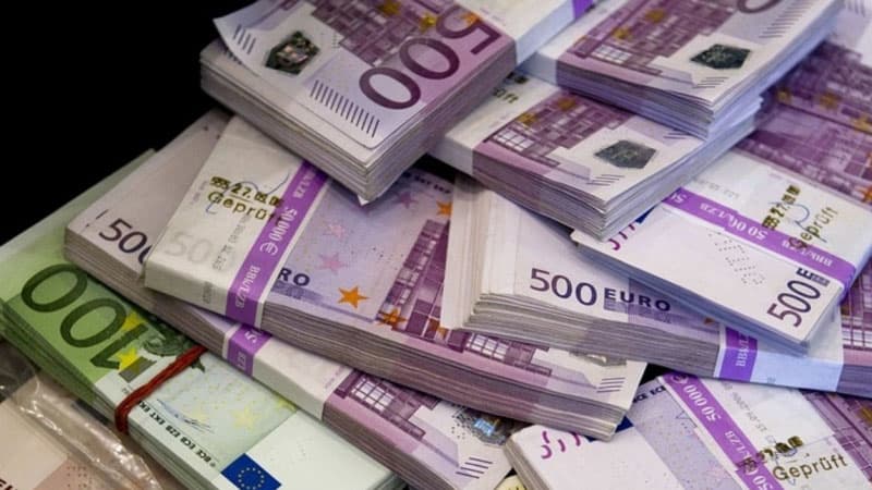 Pensiyaçı qadın qonşularına 6 milyon avro miras qoydu