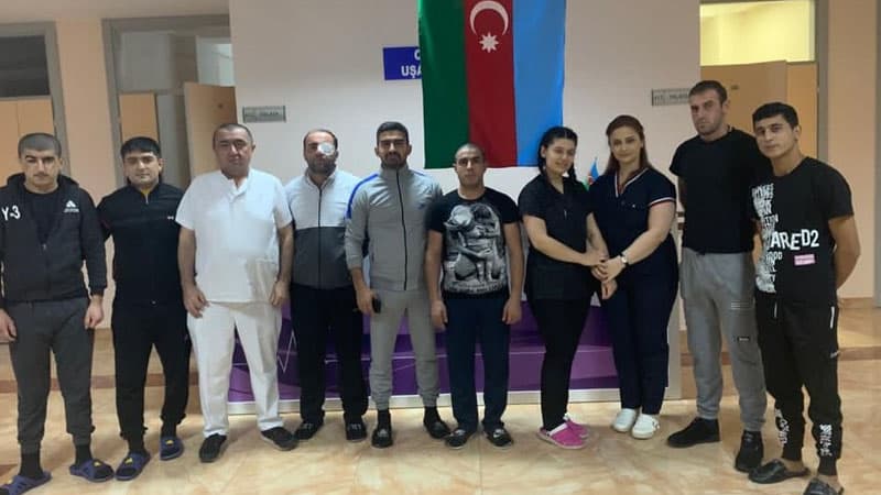 Həkim: “İki gözünü itirmiş əsgər yenidən cəbhəyə qayıtmaq istəyirdi" (FOTOLAR)