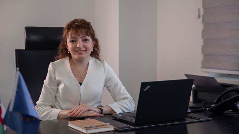 “AccessBank”ın simaları - Bək ofis Departamentinin rəhbəri Nadejda Hüseynova: “Bankın arxasında dağ kimi dayanmışıq!”