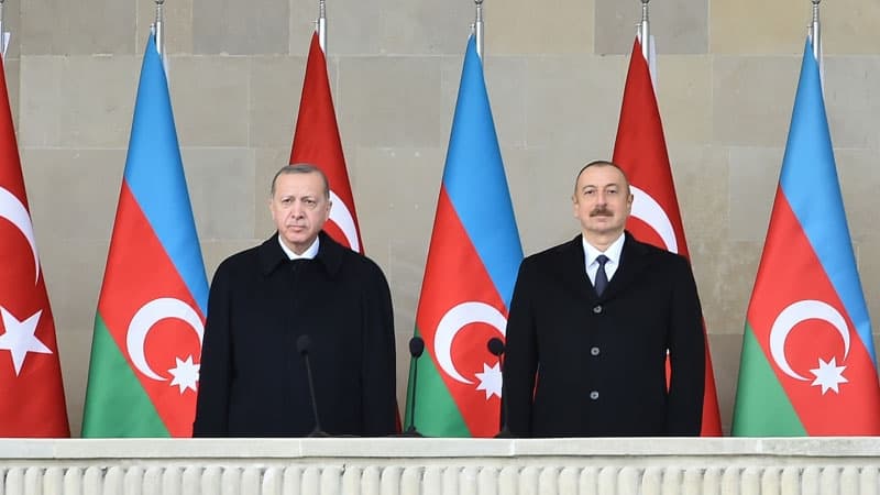 Ərdoğanın Zəfər paradında verdiyi mesaj nə məna daşıyır? (ŞƏRH)