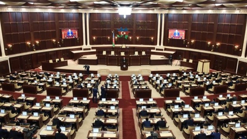 Deputatlar bu gün toplaşacaqlar - Hərbi vəziyyət ləğv olunur