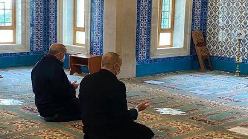 Xalq şairi prezidentlərin Şəhidlər məscidində namaz qılmasından danışdı