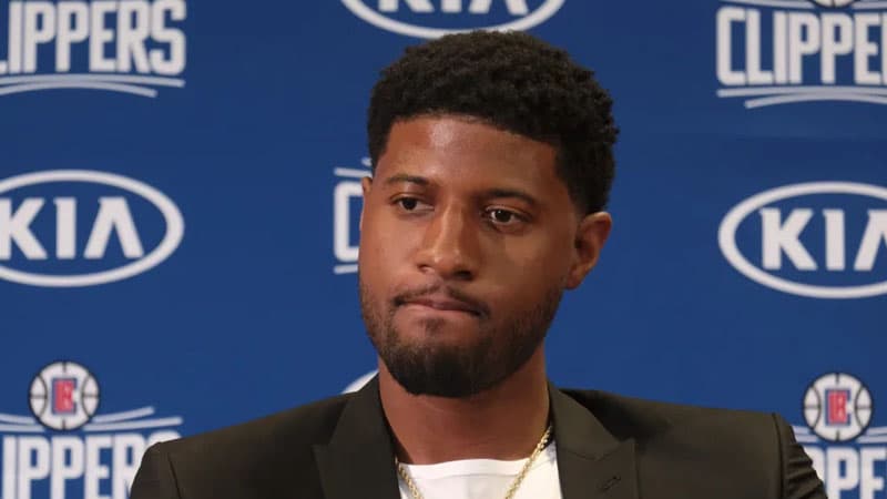 Amerikalı basketbolçu 5 ildə 225 milyon dollar qazanacaq