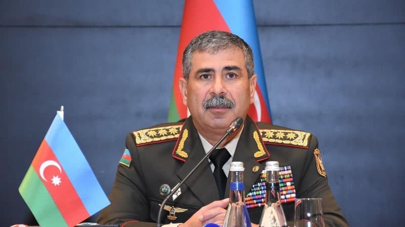 Zakir Həsənov qoşunların təminatında nöqsana yol verən şəxsləri cəzalandırdı
