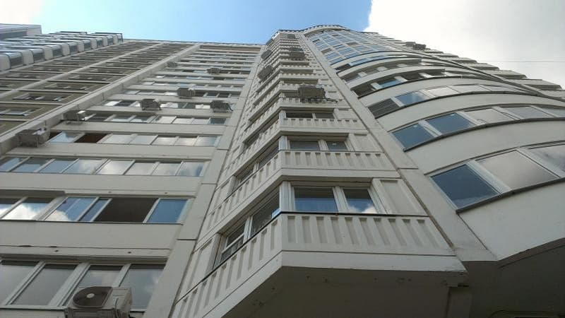 Azərbaycanlı avtoritet Moskvada özünü 7-ci mərtəbədən atdı (FOTO)