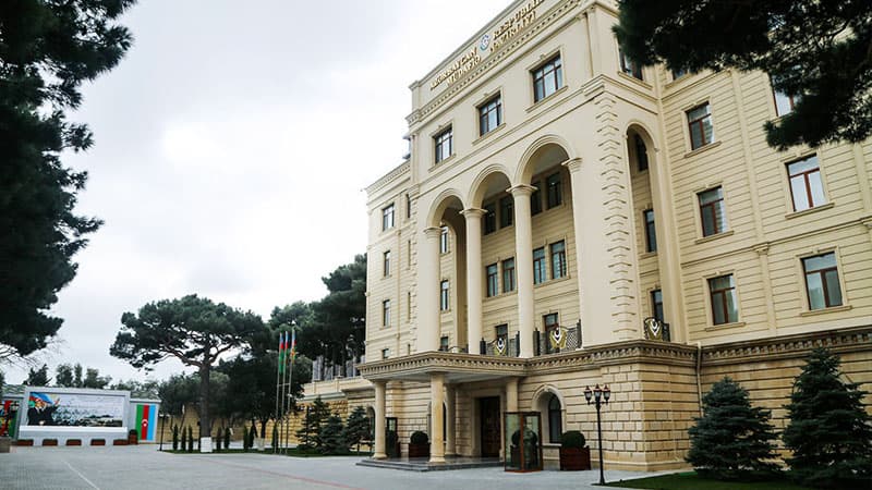 Əsgər və çavuşlara maaşlarından əlavə aylıq 360 manat ödəniləcək