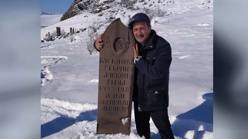 28 il sonra Cəbrayılda anasının qəbrini ziyarət etdi - Hər kəsi kövrəldən görüntü (VİDEO)