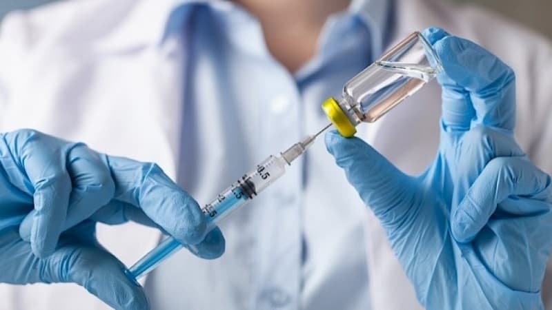 Meksikada “Pfizer” peyvəndi vurulan həkim reanimasiyaya yerləşdirildi
