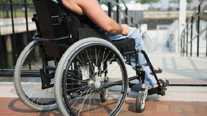 20 nəfər əlilliyi olan şəxsə təkərli oturacaqlar verildi (FOTO)