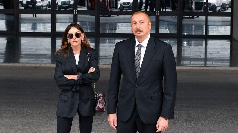Prezident və xanımı Teymur Rəcəbovu təbrik etdi