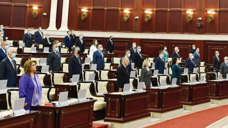 Azərbaycanda peyvəndləmə başlayır: hansı deputatlar vaksin istəmir...