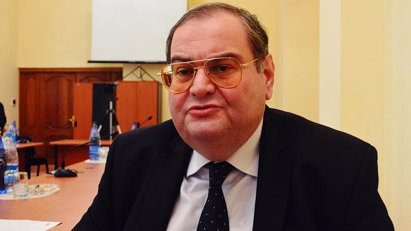 “Anamla birgə yoluxdum, o rəhmətə getdi...”