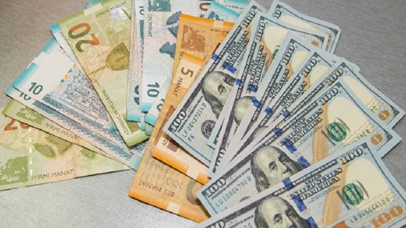 Ölkədə dollar ajiotajı - Devalvasiya gözlənilirmi? (ŞƏRH)