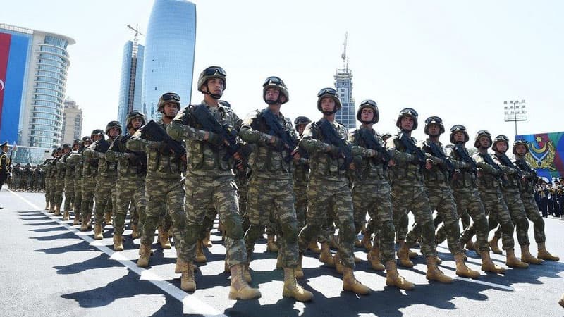 "Hərbi qulluqçuların statusu haqqında" qanun layihəsi müzakirəyə çıxarılır