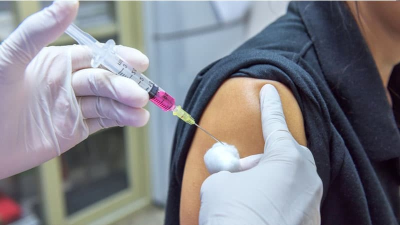 Koronavirusdan sağalmış insanlara vaksin vurulmalıdırmı? – Məşhur həkimin şərhi