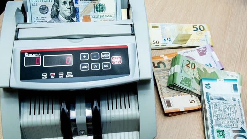 Mərkəzi Bank 5 pulsayan maşın alır 