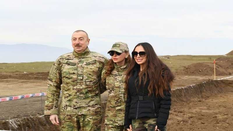 Leyla Əliyevadan valideynlərinin evlilik ildönümü ilə bağlı paylaşım  (FOTO)