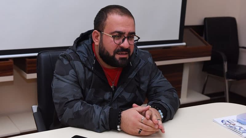Şairin qardaşı rüşvət vermədi, icra məmurunun qəzəbinə gəldi – Oğuz 